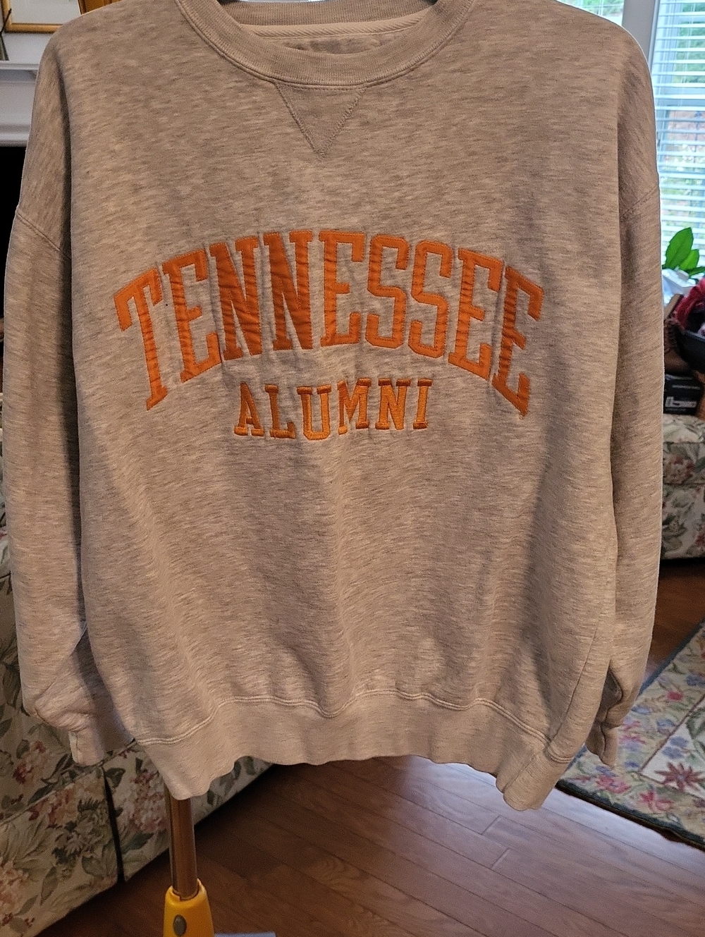 Ladies Sweatshirt  M